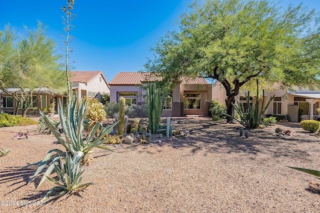 view of front of property