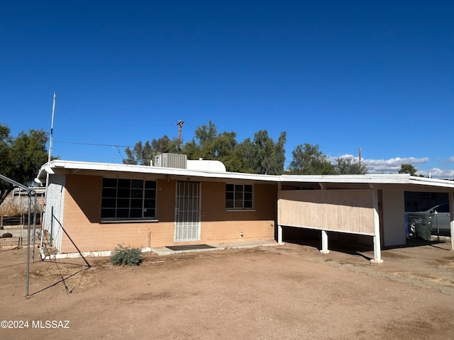 view of front of property