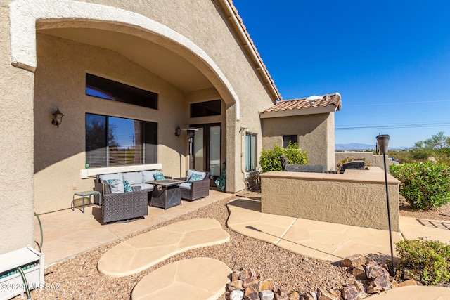 view of patio featuring an outdoor hangout area