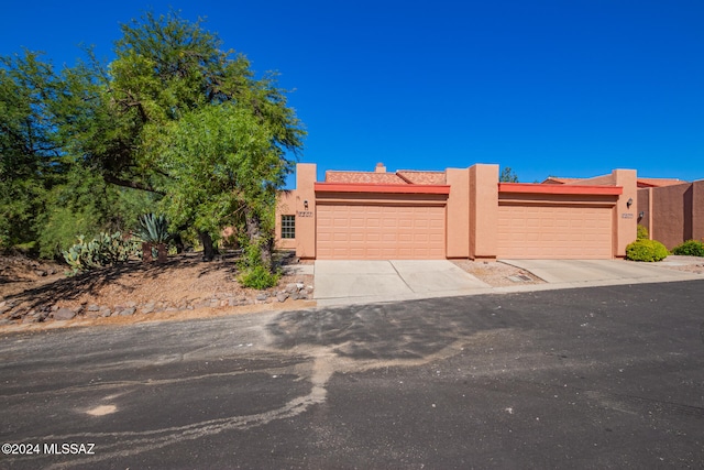 view of front facade featuring a garage