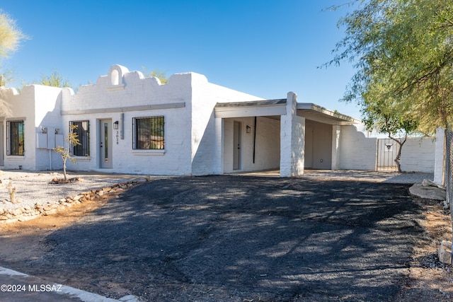 view of front of property