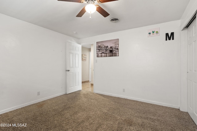 empty room with ceiling fan