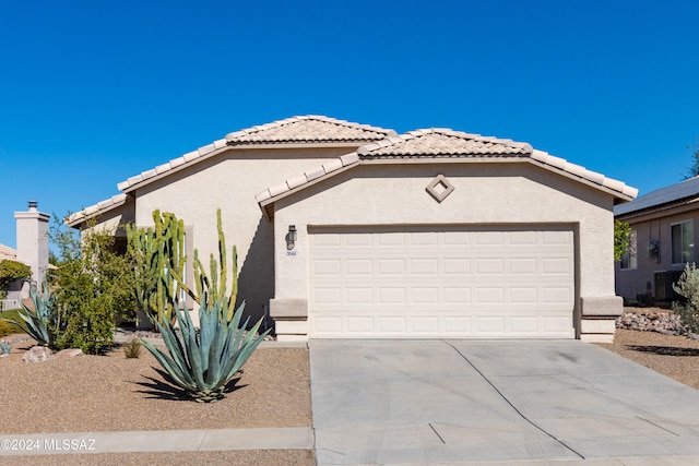 view of front facade featuring a garage