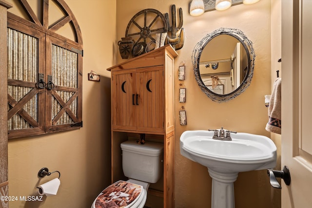 19931 S Sterling Ave, Mammoth, AZ 85618 - bathroom featuring toilet