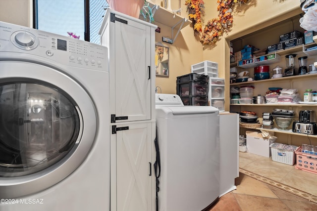 19931 S Sterling Ave, Mammoth, AZ 85618 - washroom with washer and clothes dryer