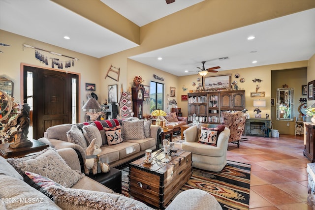 19931 S Sterling Ave, Mammoth, AZ 85618 - tiled living room featuring ceiling fan