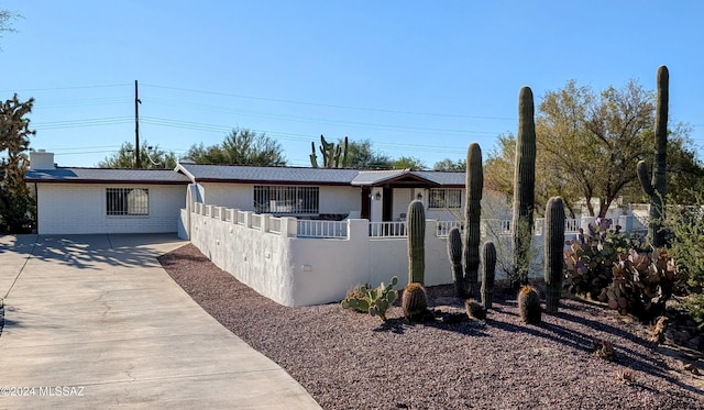 view of front of property