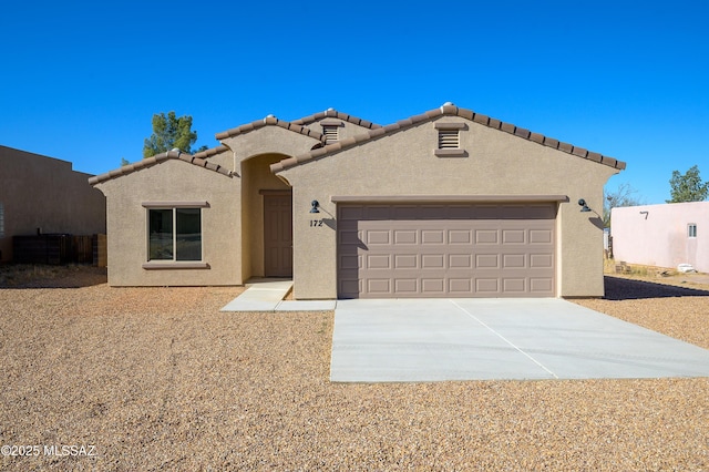 view of front facade with a garage