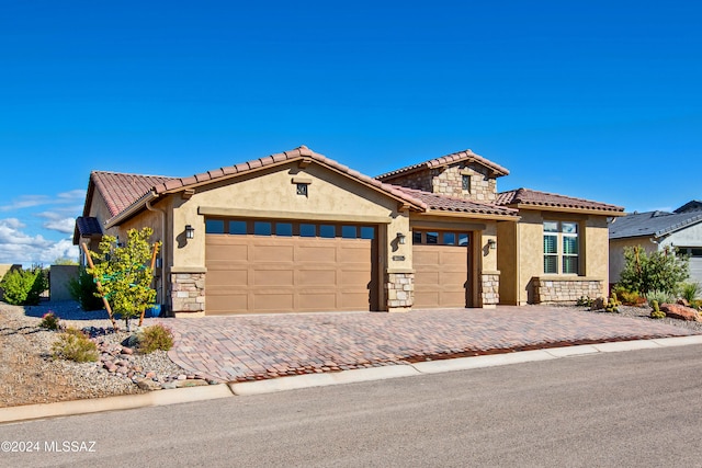 view of front facade featuring a garage