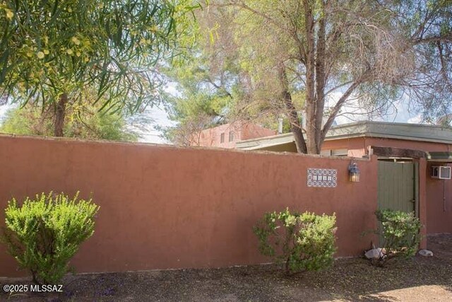 2112 E 18th St, Tucson, AZ 85719 - view of side of home