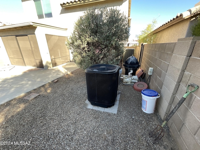 view of yard featuring central AC