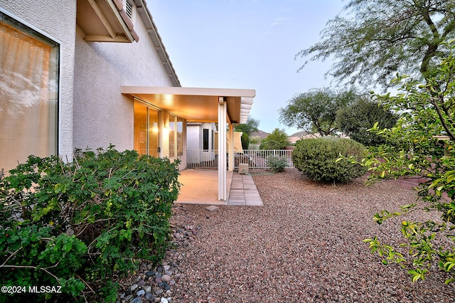 view of yard with a patio