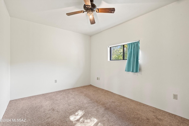 unfurnished room featuring carpet flooring and ceiling fan