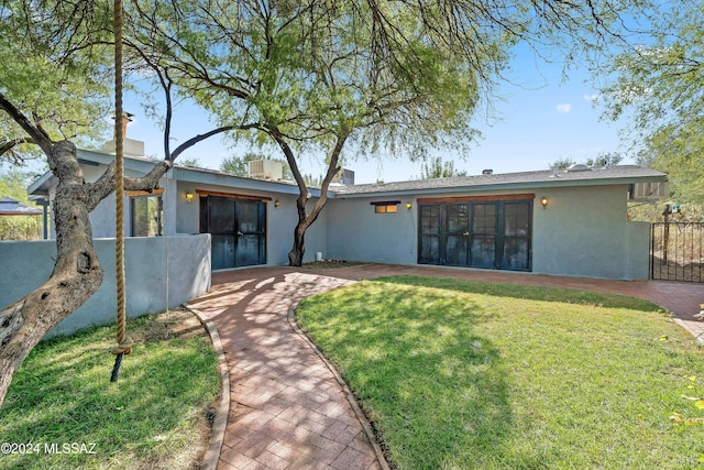 exterior space featuring a yard