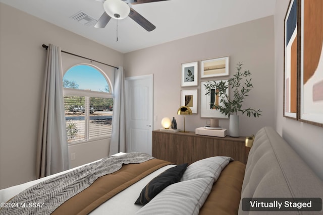 bedroom featuring ceiling fan