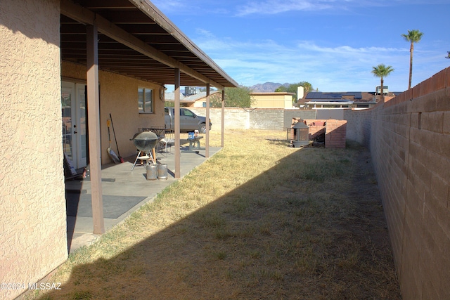 view of yard with a patio