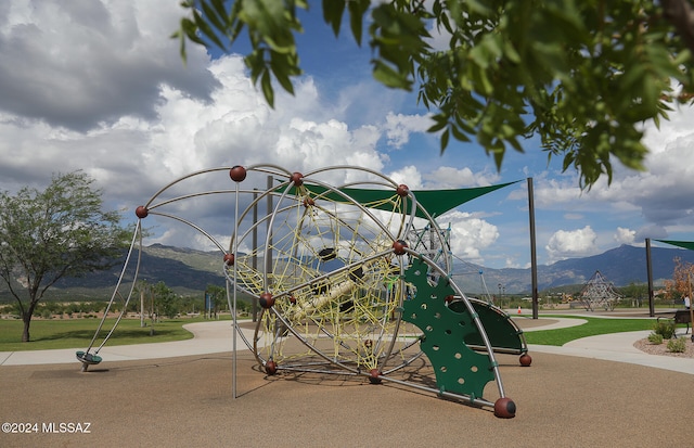 view of property's community featuring a mountain view