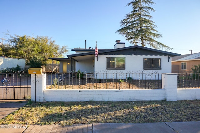 view of front of property