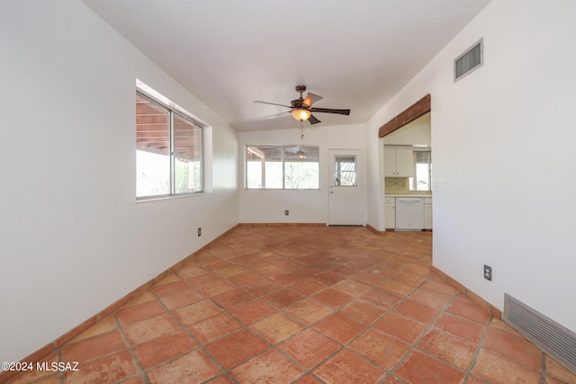 unfurnished room featuring ceiling fan