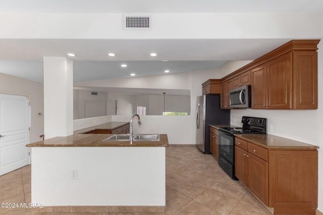 kitchen featuring lofted ceiling, kitchen peninsula, sink, light tile patterned floors, and black range with electric cooktop