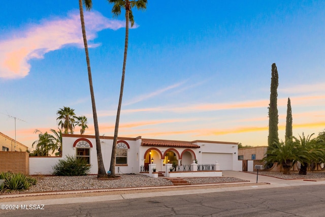 view of front facade featuring a garage