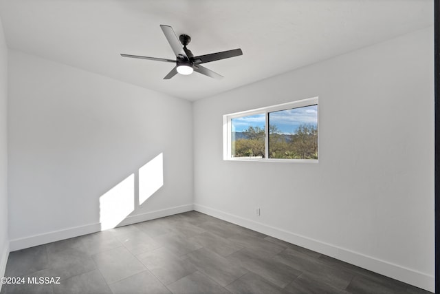 unfurnished room featuring ceiling fan