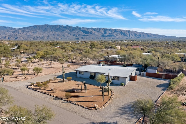 drone / aerial view featuring a mountain view