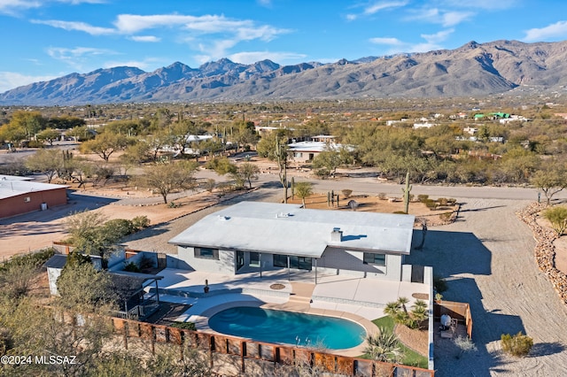 bird's eye view with a mountain view