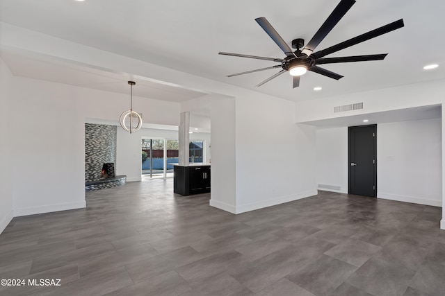 empty room with ceiling fan