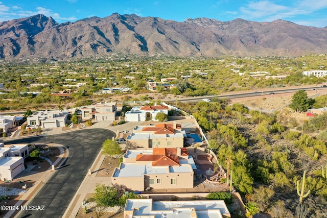 bird's eye view featuring a residential view and a mountain view