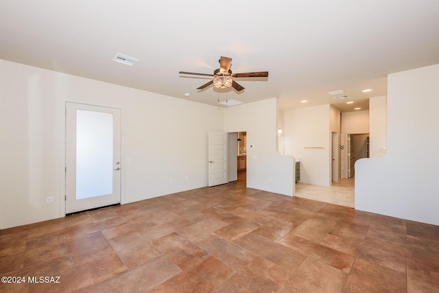 empty room with ceiling fan