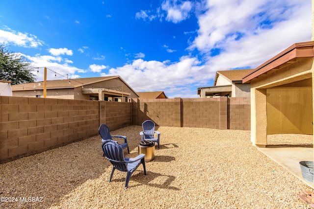 view of yard with a patio area