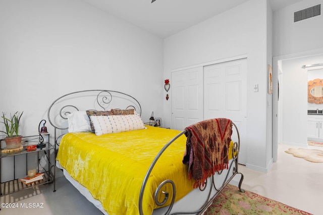 bedroom featuring a closet