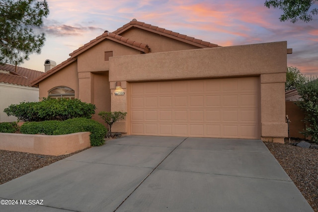 view of front facade featuring a garage