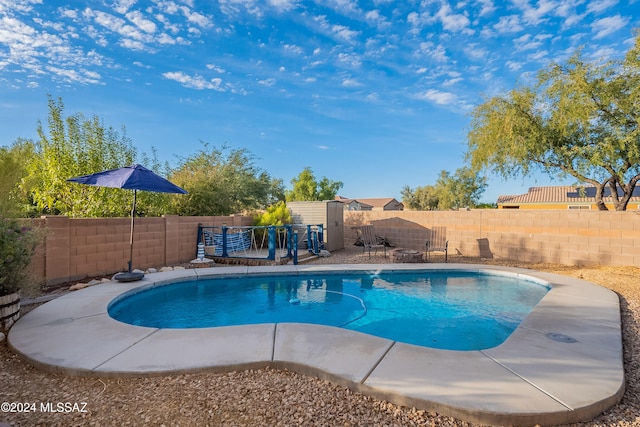 view of swimming pool