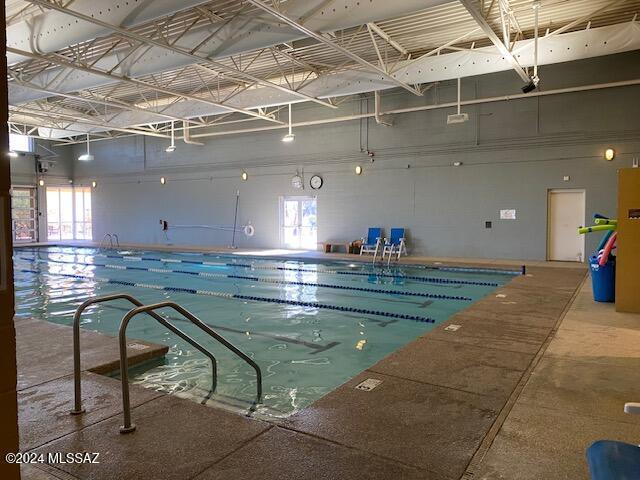 5860 S Painted Canyon Dr, Green Valley, AZ 85622 - view of indoor pool