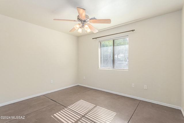 empty room with ceiling fan