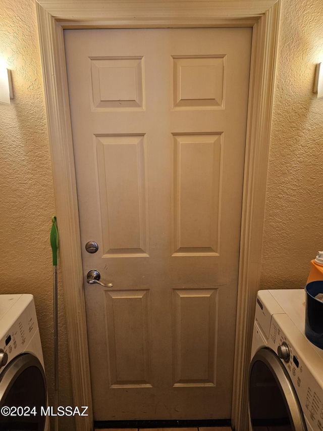 laundry area featuring washer / dryer