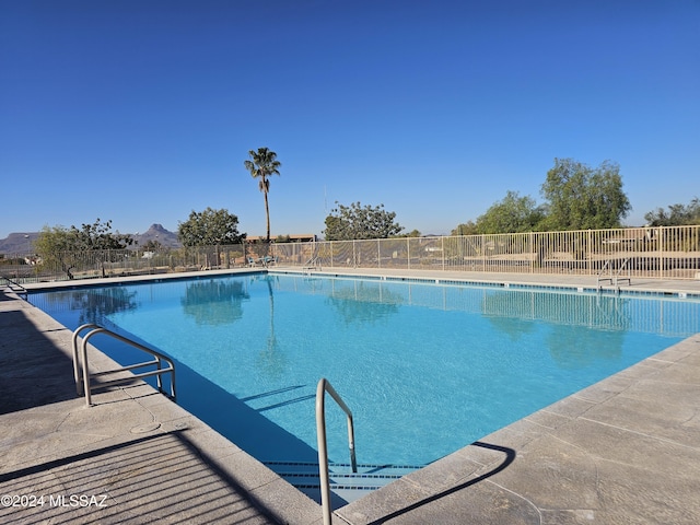 view of swimming pool