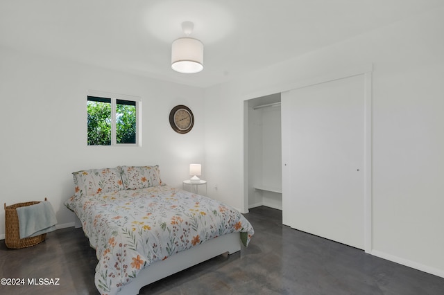 bedroom with a closet