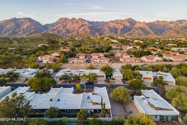 bird's eye view featuring a mountain view