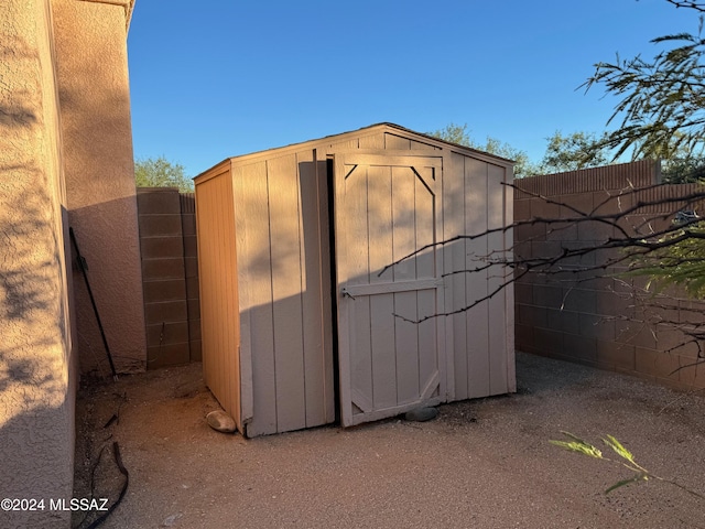 view of outbuilding