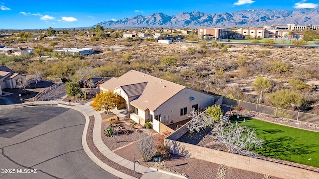 birds eye view of property featuring a residential view and a mountain view