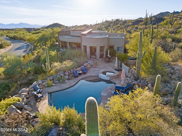 bird's eye view featuring a mountain view