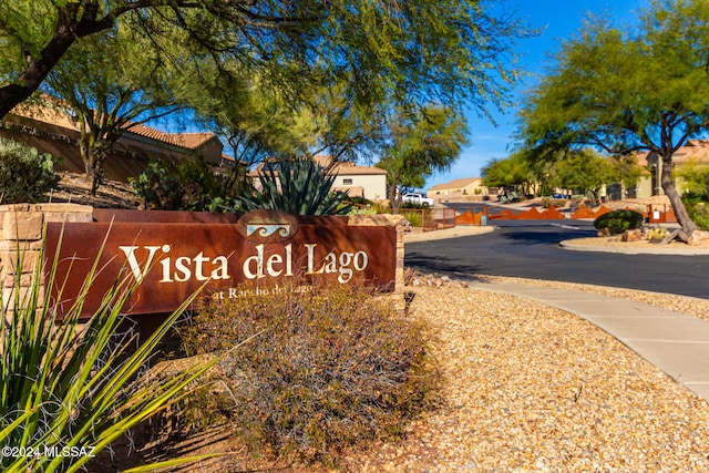 view of community / neighborhood sign