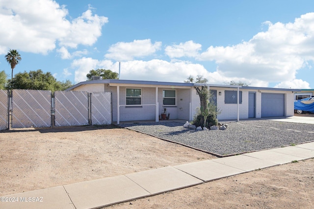 view of front facade featuring a garage