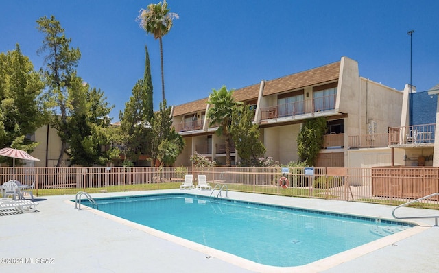 1600 N Wilmot Rd Unit 291, Tucson, AZ 85712 - community pool with a patio area