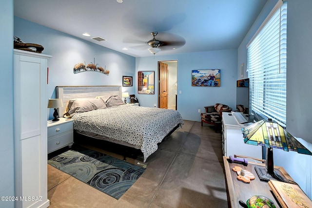 bedroom with ceiling fan