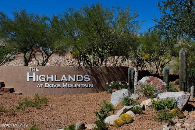 view of community / neighborhood sign