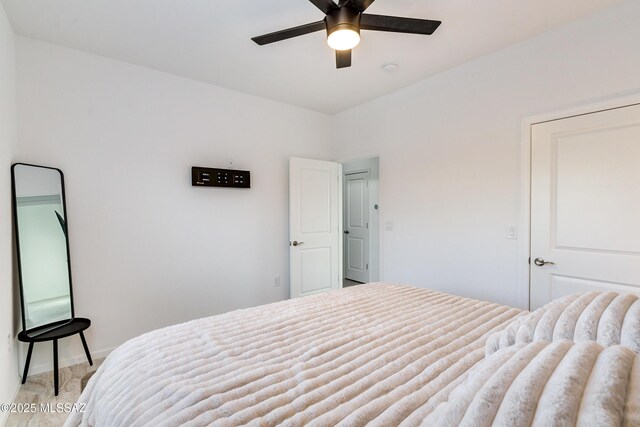 bedroom with ceiling fan